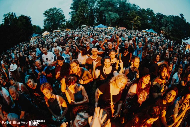 2019 07 18 rival sons eric sardinas joanna connor 112 ph elisa moro
