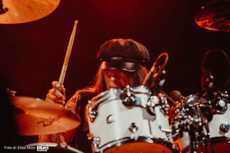 2019 07 18 rival sons eric sardinas joanna connor 114 ph elisa moro