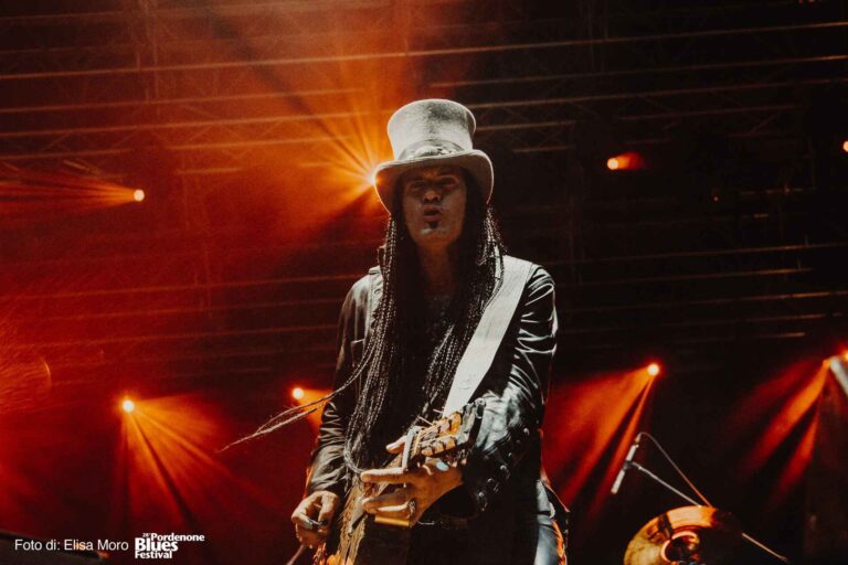 2019 07 18 rival sons eric sardinas joanna connor 116 ph elisa moro