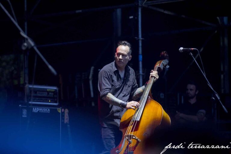2019 07 18 rival sons eric sardinas joanna connor 6 ph terrazzani