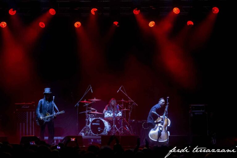 2019 07 18 rival sons eric sardinas joanna connor ph terrazzani