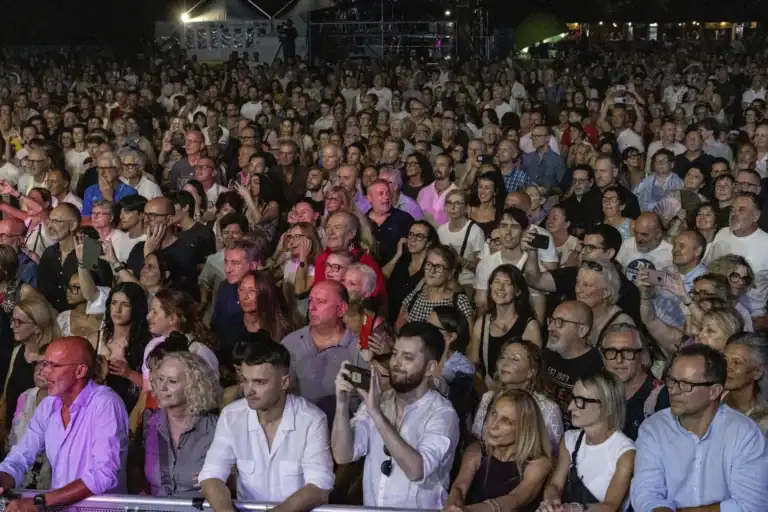 2026 07 10 earth wind and fire experience ph ferdi terrazzani 4903